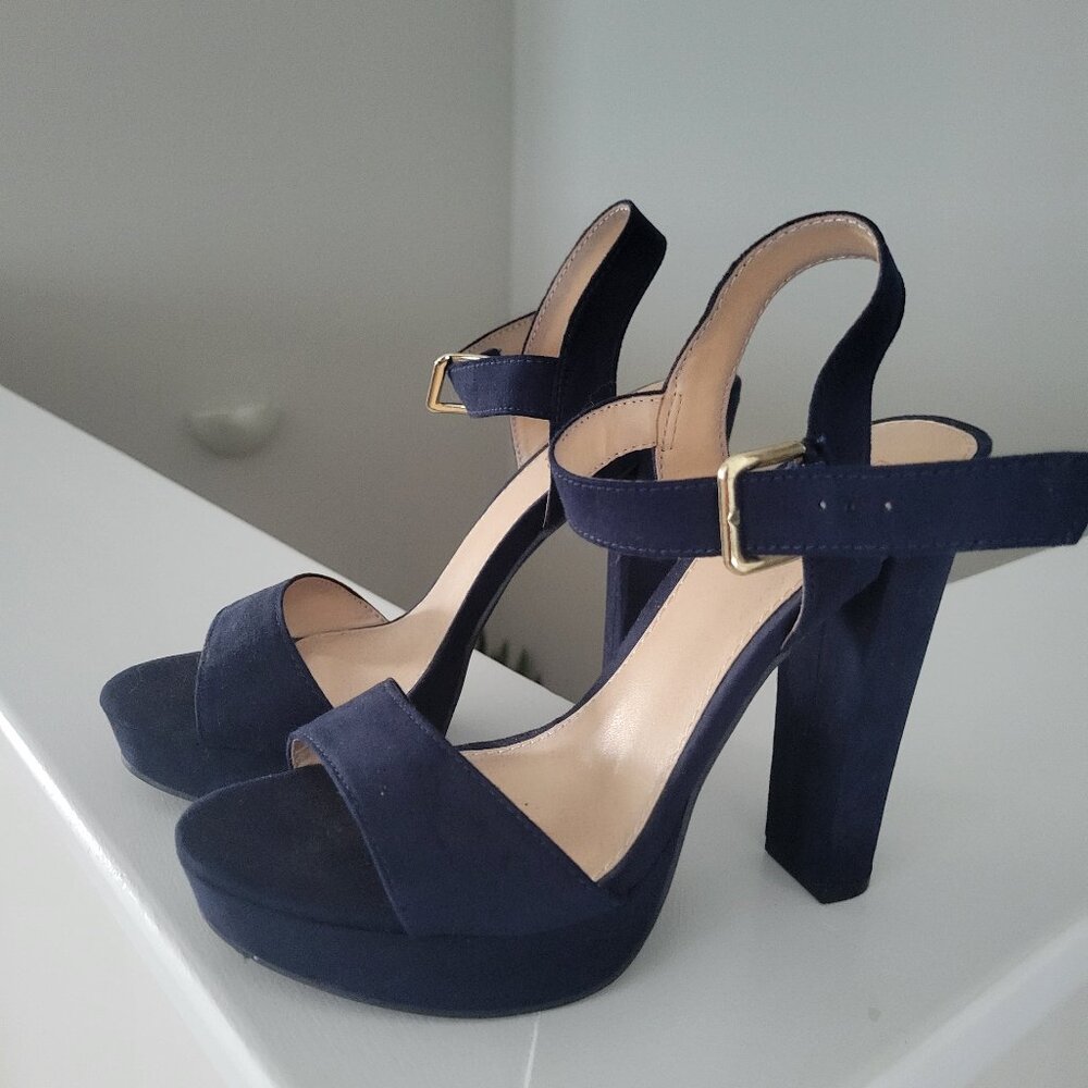 SUPER CUTE NAVY BLUE SANDALS SIZE 7 NEW 5" HEEL